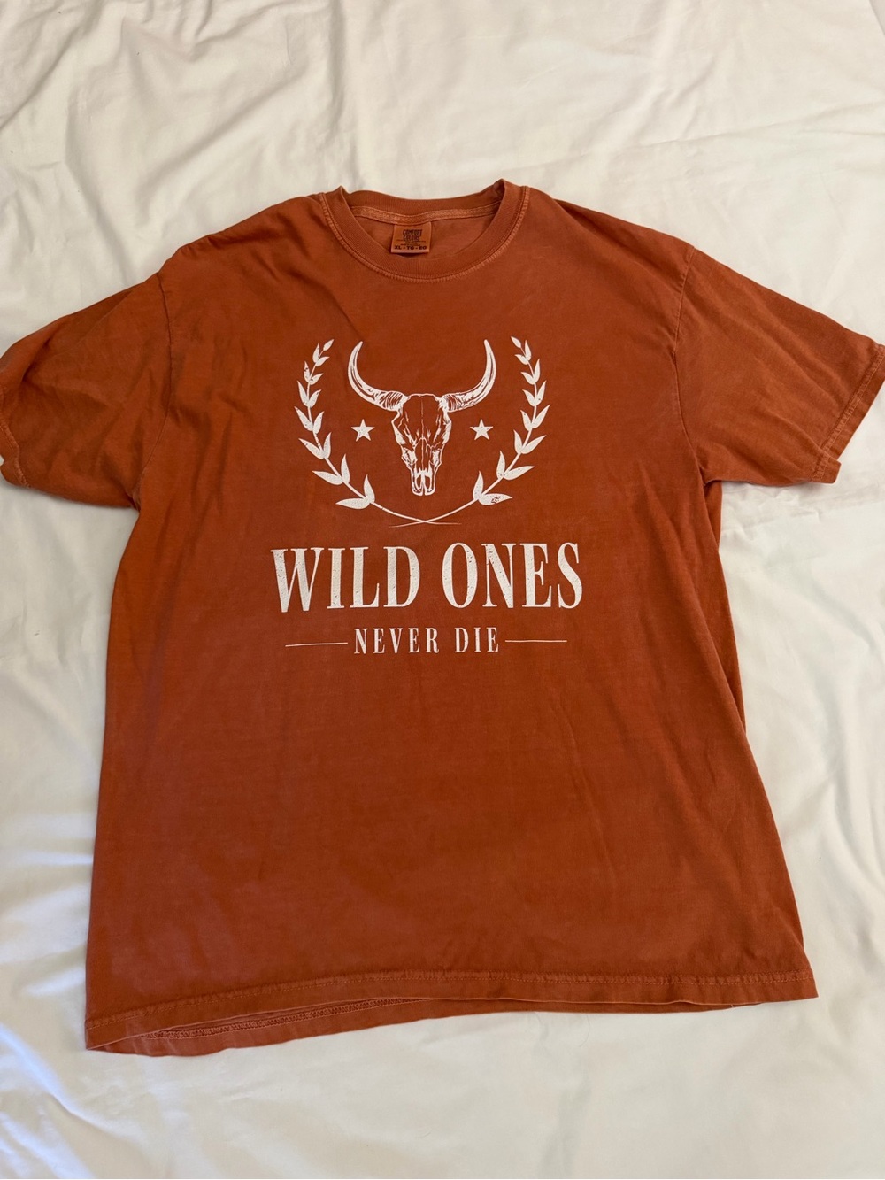 Comfort Colors Rust Graphic 'Wild Ones Never Die' Short Sleeve Tee